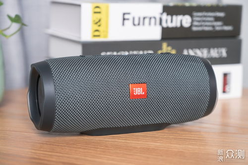JBL Charge系列新品蓝牙音箱体验 便携与防水的完美结合，重塑户外音乐生活